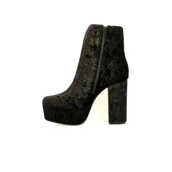 Boohoo Women's Black Faye Floral Embossed Black Velvet Ankle Boot - Picture 2 of 5